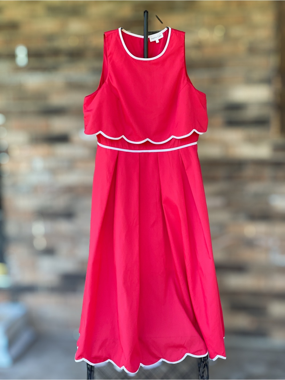 Entro Large Red White Scallop Trim Sleeveless Midi Dress